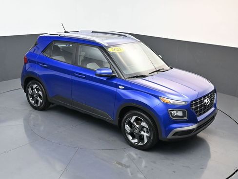 Certified 2025 Hyundai Venue SEL image 16