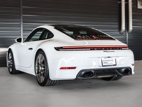 Used 2025 Porsche 911 Carrera image 3