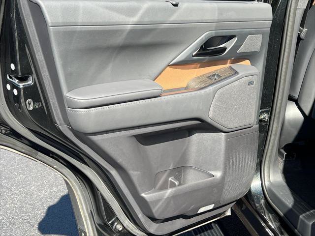 Certified 2026 Lexus GX 550 w/ Cold Area Package AWD/4WD image 21