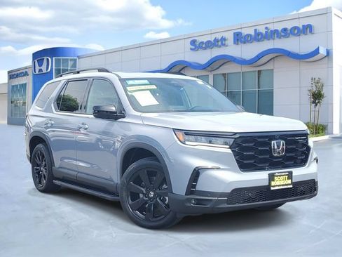 Used 2025 Honda Pilot Black Edition image 1