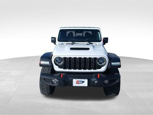 Used 2024 Jeep Gladiator Mojave AWD/4WD image 8