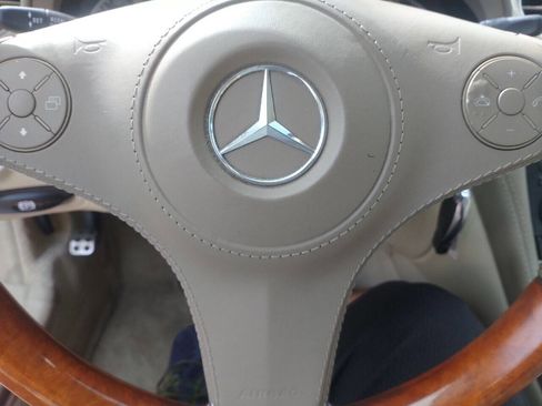 Used 2012 Mercedes-Benz SL 550 image 8
