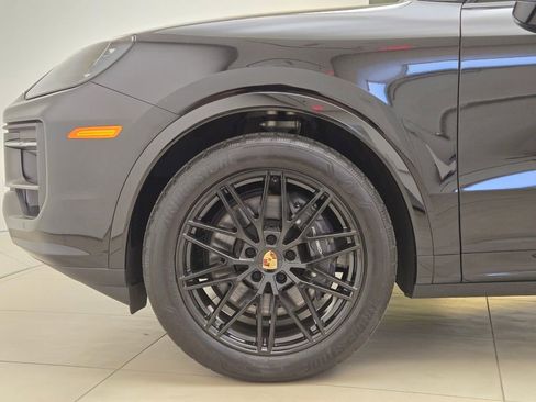 Used 2024 Porsche Cayenne Coupe AWD/4WD image 13