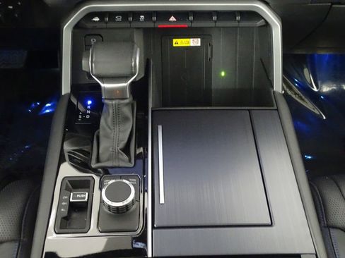 Used 2023 Toyota Tundra Platinum image 32