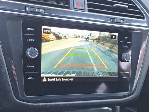 Used 2022 Volkswagen Tiguan SE R-Line image 27