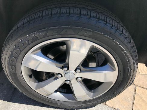 Used 2016 Jeep Grand Cherokee Limited w/ Trailer Tow Group IV AWD/4WD image 11