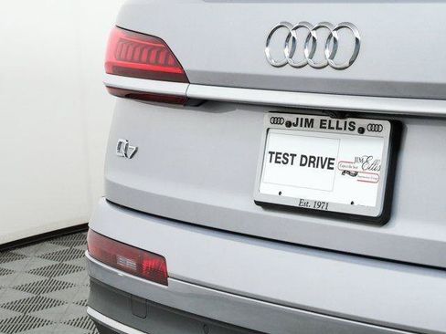 Used 2022 Audi Q7 3.0T Premium w/ Convenience Package AWD/4WD image 37