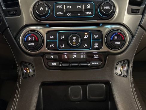 Used 2017 Chevrolet Suburban LT w/ Luxury Package image 44