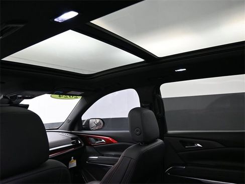 Used 2024 Chevrolet Traverse RS w/ LPO, Floor Liner Package image 23