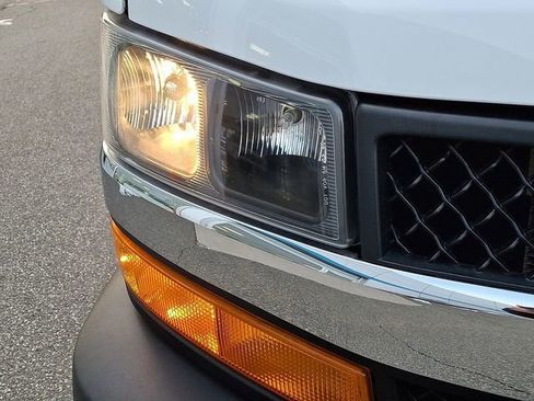 Used 2024 Chevrolet Express 2500 w/ Driver Convenience Package image 15