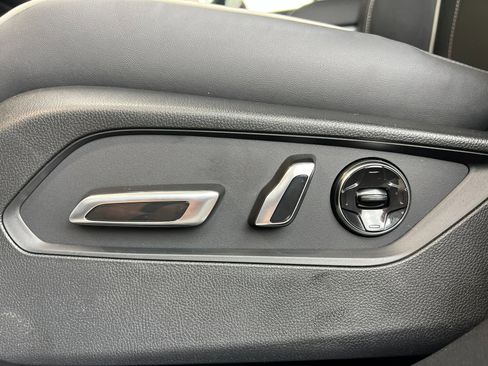Used 2025 Acura RDX SH-AWD w/ Advance Package image 17