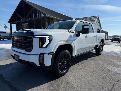 Used 2024 GMC Sierra 2500 AT4 w/ AT4 Premium Plus Package image 2