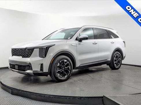 Used 2024 Kia Sorento S FWD image 2