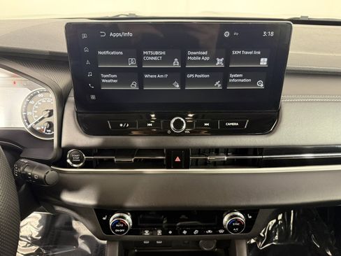 Used 2025 Mitsubishi Outlander AWD image 19