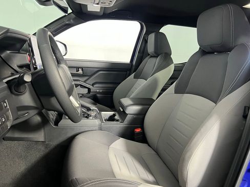 Used 2025 Toyota Tacoma TRD Off-Road image 21