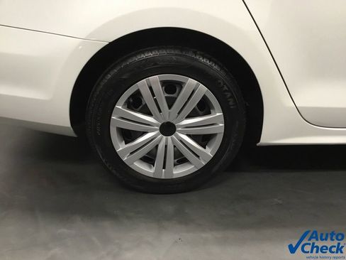 Used 2017 Volkswagen Jetta S w/ Jetta S Cold Weather Package image 19