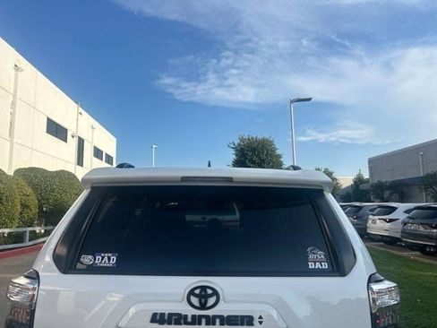 Used 2022 Toyota 4Runner SR5 AWD/4WD image 5