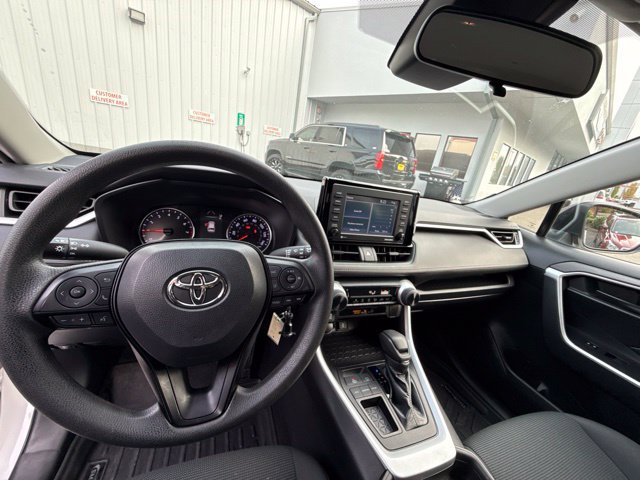 Used 2021 Toyota RAV4 LE FWD image 12