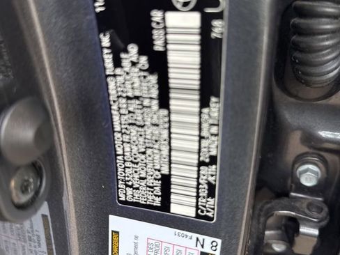 Used 2021 Toyota C-HR XLE image 10