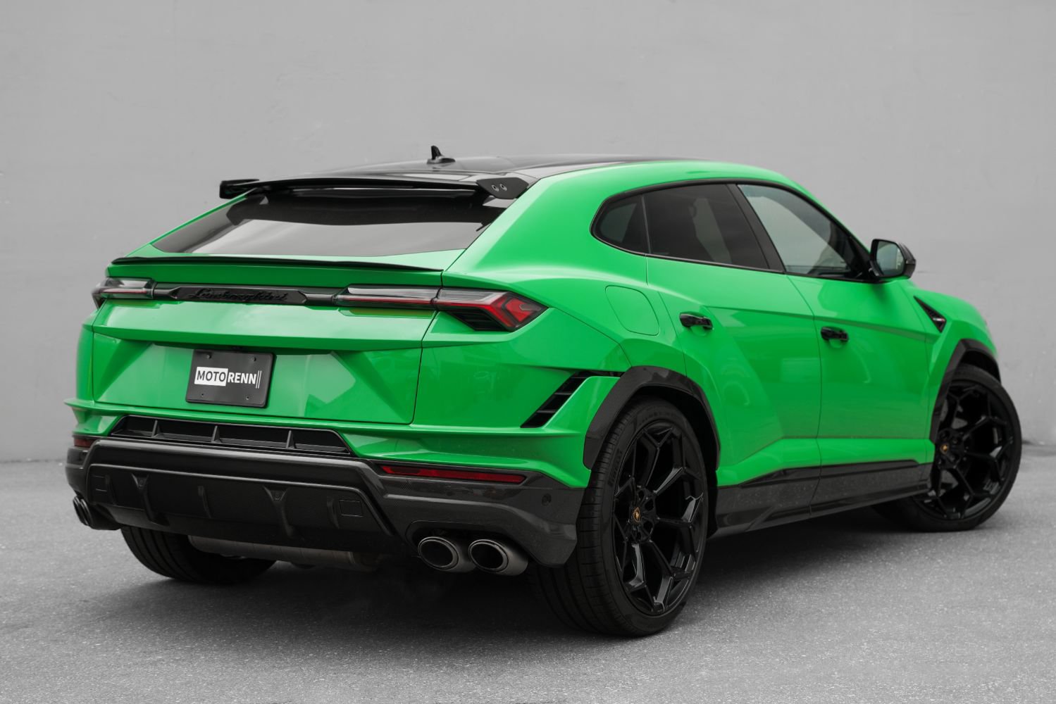Used 2023 Lamborghini Urus Performante AWD/4WD image 3
