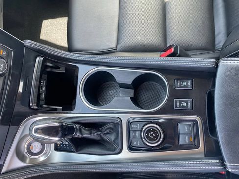 Used 2017 Nissan Maxima 3.5 SL FWD image 19