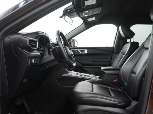 Used 2020 Ford Explorer XLT w/ Equipment Group 202A AWD/4WD image 25
