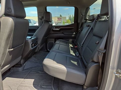 Used 2023 GMC Sierra 1500 SLT w/ SLT Convenience Package AWD/4WD image 30