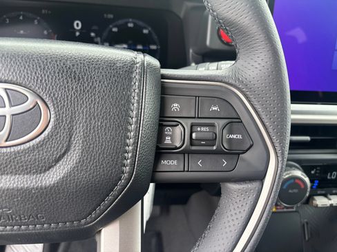New 2026 Toyota 4Runner TRD Off-Road Premium AWD/4WD image 18