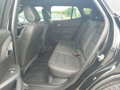 Used 2024 Chevrolet Trax RS w/ Sunroof Package FWD image 26