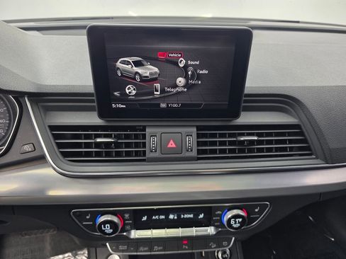 Used 2020 Audi Q5 2.0T Premium w/ Titanium Sport Package AWD/4WD image 23