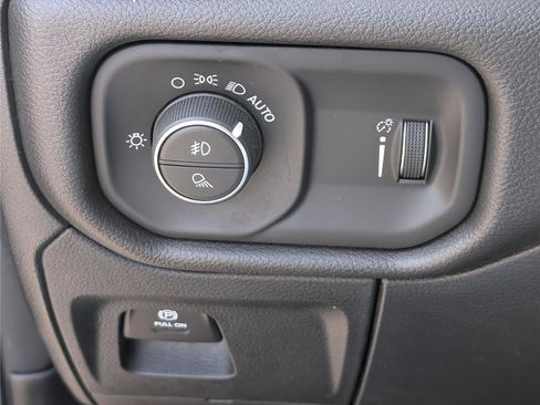 Used 2022 RAM 1500 Big Horn AWD/4WD image 19