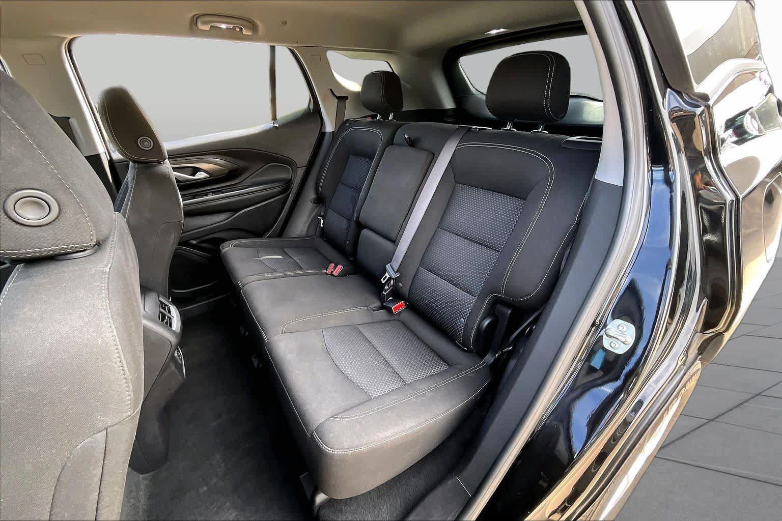 Used 2024 GMC Terrain SLE AWD/4WD image 18