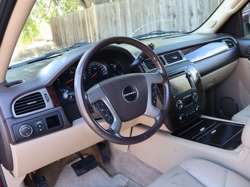 Used 2011 GMC Yukon Denali image 15