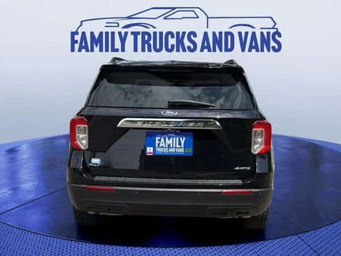 Used 2021 Ford Explorer XLT image 4