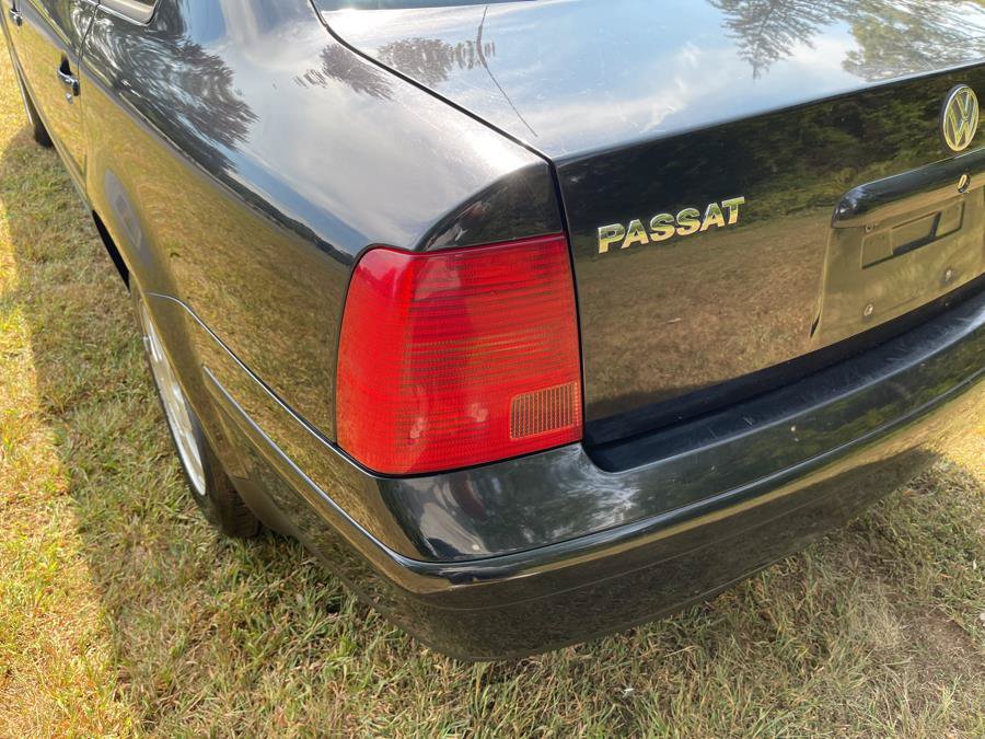 Used 1999 Volkswagen Passat GLS FWD image 12