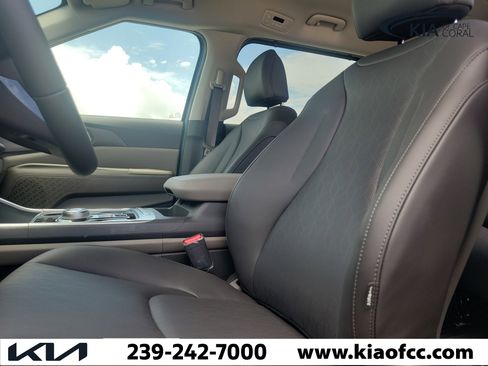 New 2026 Kia Carnival EX FWD image 29