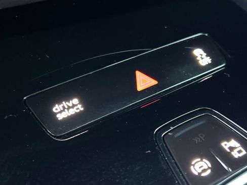 Used 2023 Audi Q4 e-tron Premium Plus w/ Premium Plus image 29