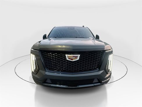 Used 2025 Cadillac Escalade Sport image 3