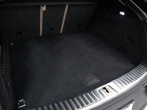 Certified 2022 Porsche Cayenne Platinum Edition image 27