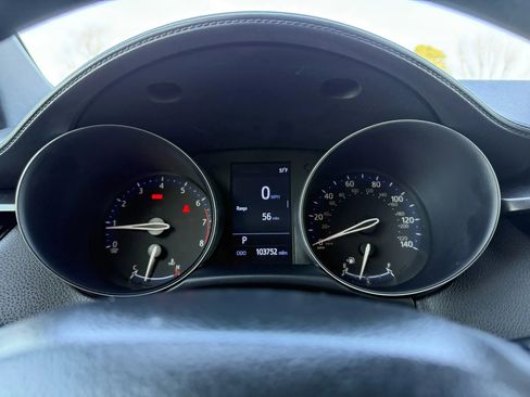 Used 2019 Toyota C-HR LE image 21