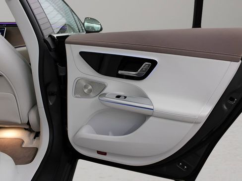 Used 2025 Mercedes-Benz EQE 350+ 4MATIC Sedan image 15