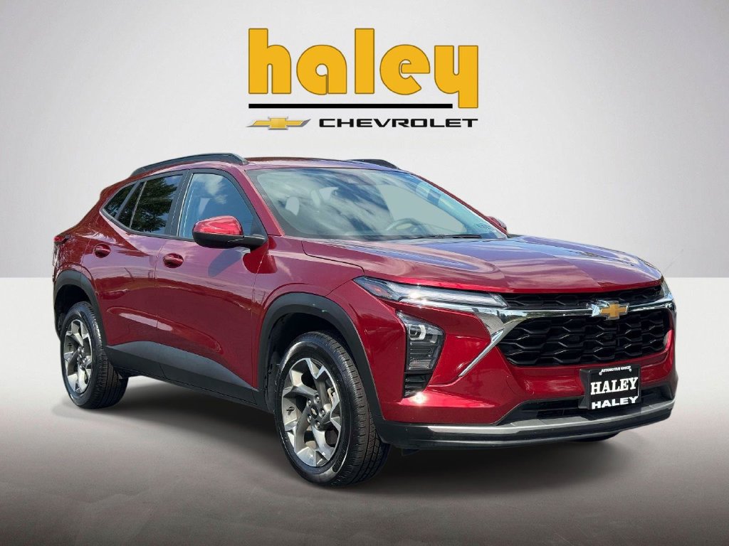 Used 2024 Chevrolet Trax LT FWD image 1