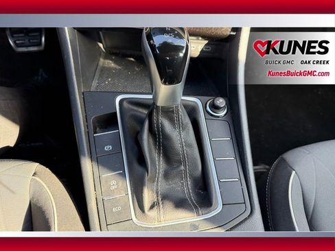Used 2025 Volkswagen Jetta Sport image 18