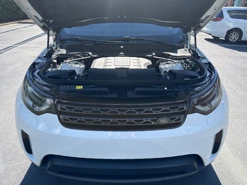 Used 2019 Land Rover Discovery SE AWD/4WD image 17