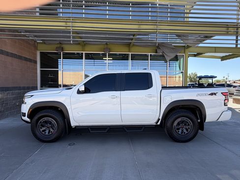 Used 2025 Nissan Frontier PRO-4X AWD/4WD image 7