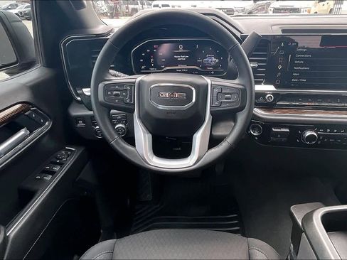Used 2025 GMC Sierra 1500 Elevation AWD/4WD image 8