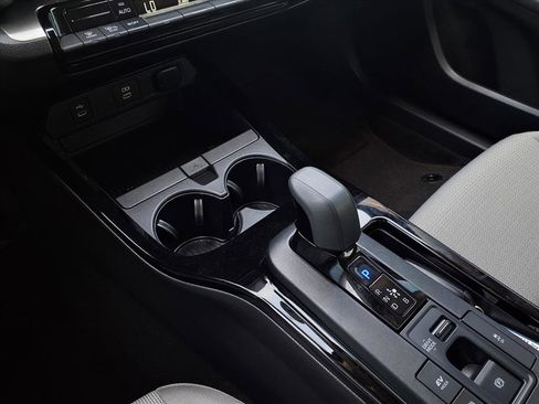 Used 2023 Toyota Prius LE image 11