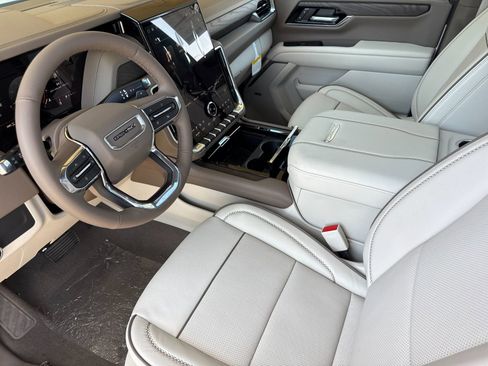New 2026 GMC Yukon Denali w/ Sun & Power Step Package AWD/4WD image 10