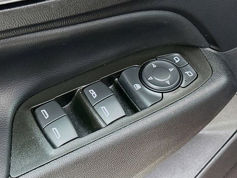 Used 2022 Chevrolet Equinox LT image 18