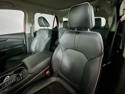 Used 2025 Honda Pilot Elite image 21